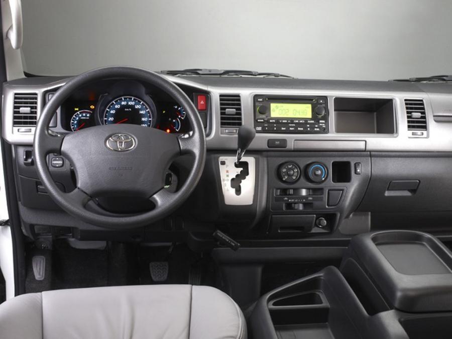  Toyota Hiace Combi High Roof 2010 года  (фото 3 из 6)